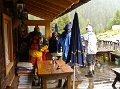 21 Abmarsch Alpe Stalle ins Tal bei Regen